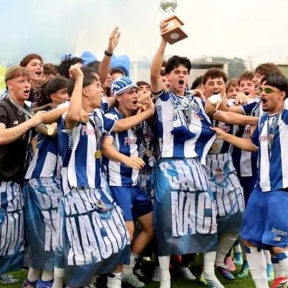 Porto vence Rio Ave 2-0 e soma troféu