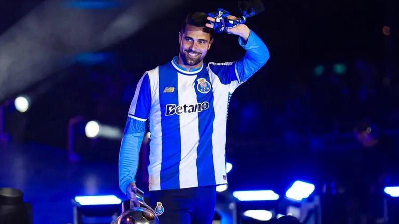 PSG reforça interesse por Diogo Costa