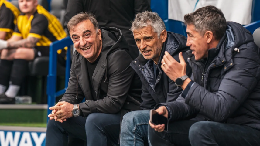 Carvalhal e Lage voltam a sentar-se no banco do Sheffield Wednesday