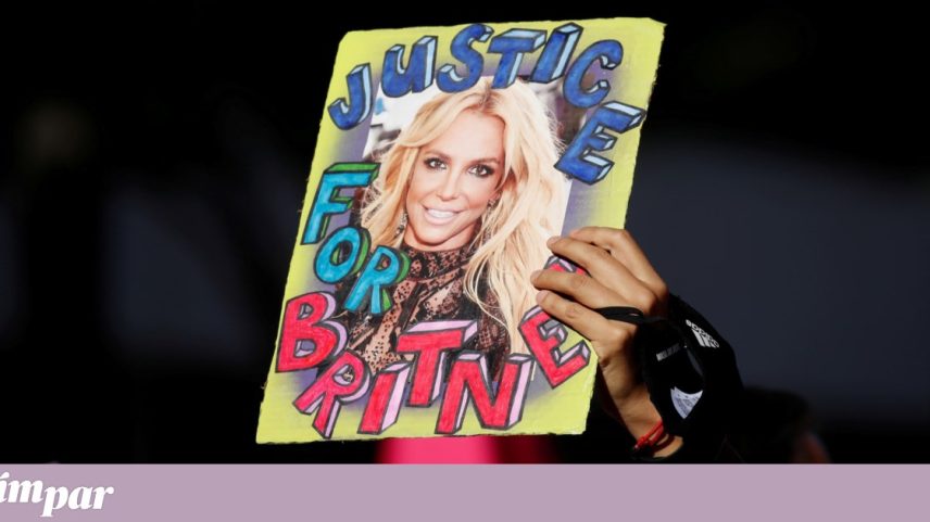 O movimento "Free Britney" surgiu quando a cantora tentou libertar-se, com sucesso, da tutela do pai, em 2021