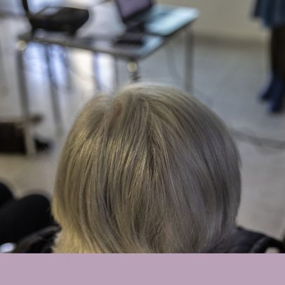 Cuidados pessoais: a prática de ver o pelo e removê-lo com pinça é discutida