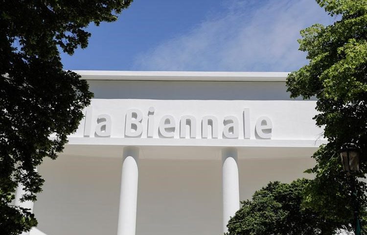 A bienal arranca oficialmente sábado