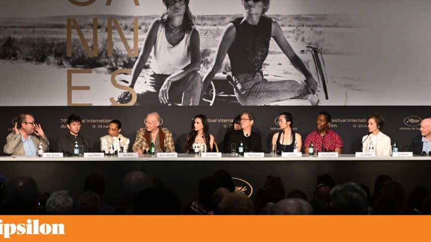 Beijo elétrico inaugura Cannes