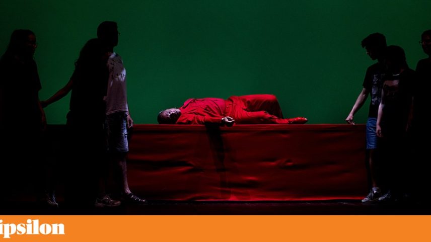 ENSAIO DA OPERA A MORTE DO DIABO NO TEATRO AVEIRENSE EM AVEIRO