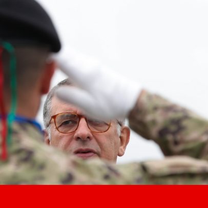 Serviço Militar obrigatório: líder da JS a Presidente, Seguro mantém posição