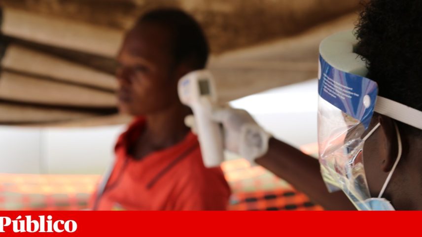 Uma fotografia cedida pela Organização Mundial da Saúde (OMS), em Mpondwe, na fronteira entre o Uganda e a República Democrática do Congo, em Junho de 2019