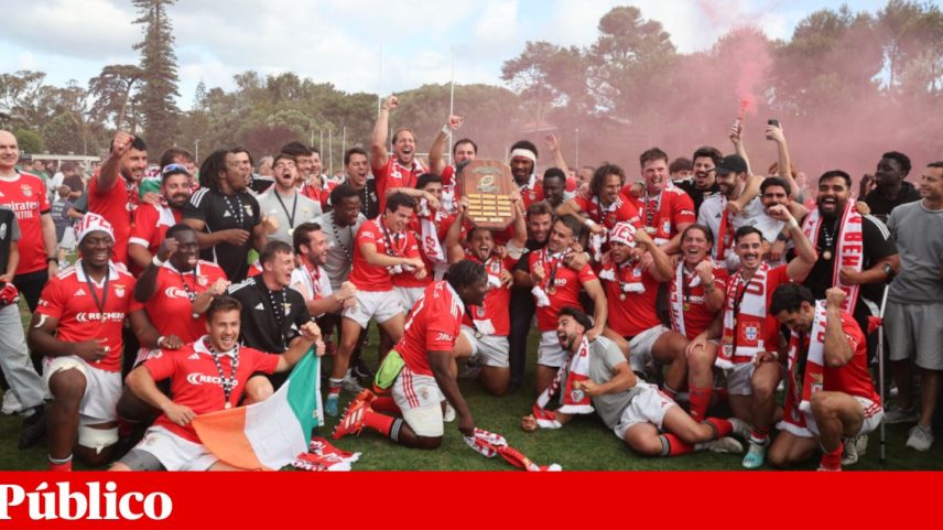 A celebração dos jogadores do Benfica em Cascais