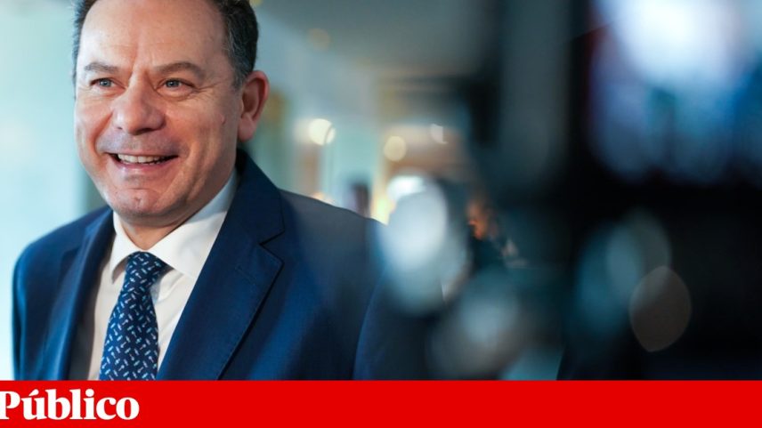 Sob a sombra de Passos Coelho, um ano a deixar o Luís trabalhar