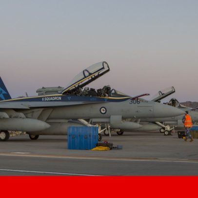 Caças norte-americanos chocam num espetáculo aéreo em Idaho; pilotos salvam-se