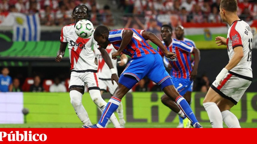 Crystal Palace lidera na conferência dos plebeus