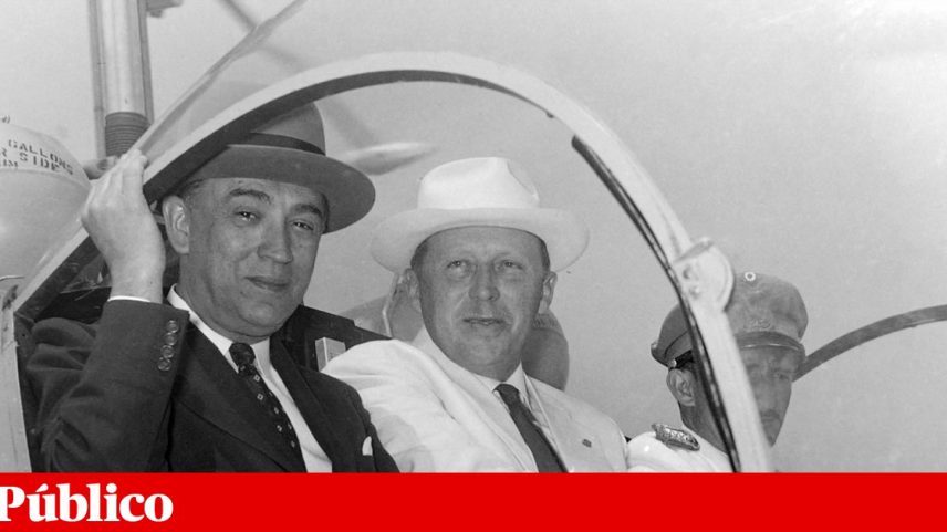 Juscelino Kubitschek, com o ditador paraguaio Alfredo Stroessner, na cidade de Coronel Oviedo, no Paraguai, a 6 de Outubro de 1956