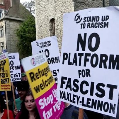 Debate de Tommy Robinson em Oxford gera protestos sobre liberdade de expressão