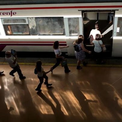 Greve na Renfe provoca cancelamento de 320 viagens e afeta passageiros