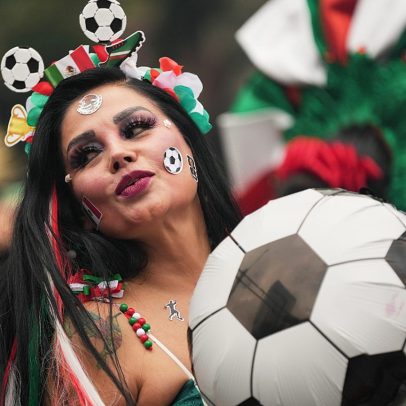Milhares participam de onda humana recorde na Cidade do México antes do Mundial