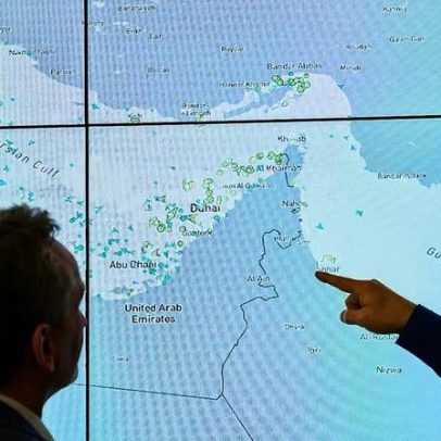 Navios voltam a atravessar o Estreito de Ormuz; Gestão futura em aberto