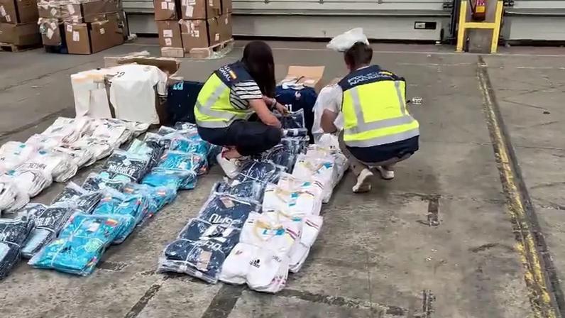 Operação em Espanha detém 95 e apreende 66 mil camisolas falsas do Mundial