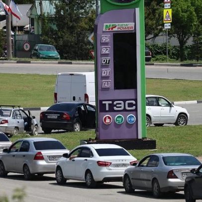 Crimeia ocupada pela Rússia suspende venda de combustível