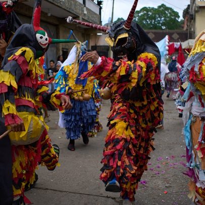 Diabos Dançantes preservam rito secular do Corpus Christi na Venezuela