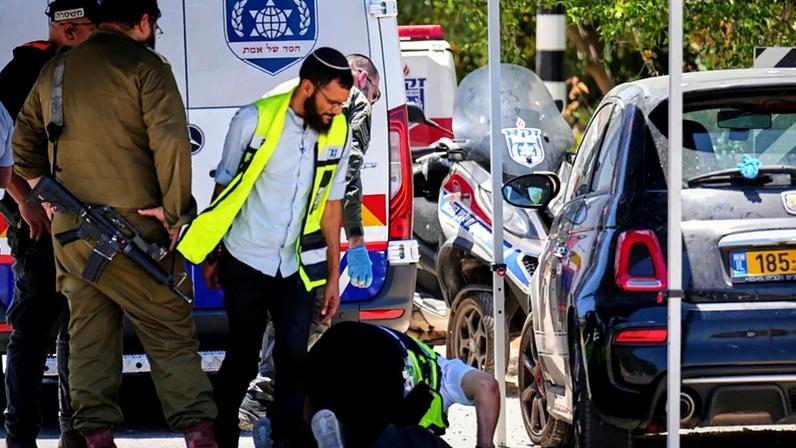Ataque armado no centro de Israel deixa um morto e cinco feridos