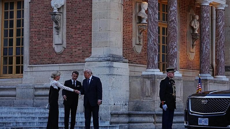 Trump recebe jantar com Macron em Versalhes