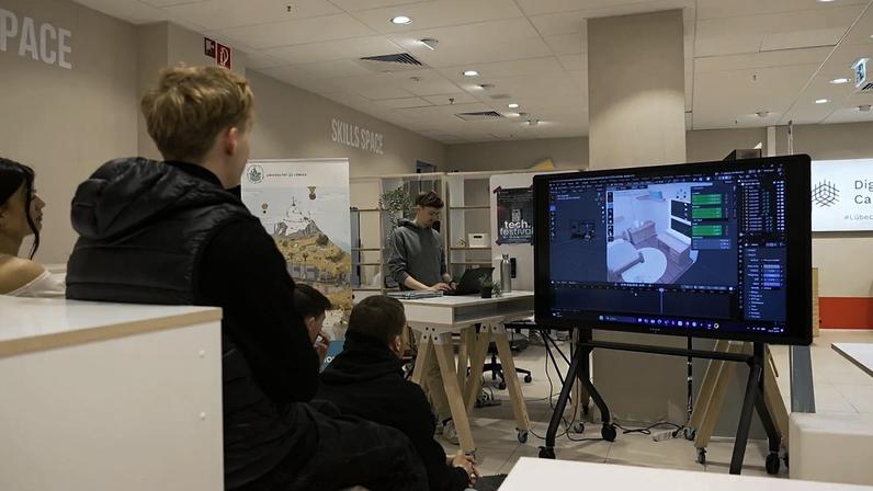 Campus digital gratuito forma profissionais em tecnologias de ponta