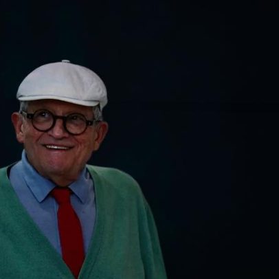 David Hockney, mestre das pinturas de piscinas, falece aos 88 anos
