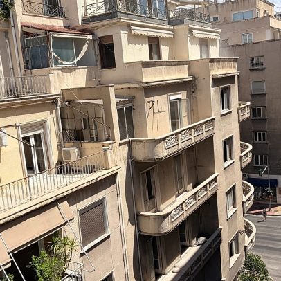 Grécia lança plano de habitação que trava rendas, créditos e alojamento local