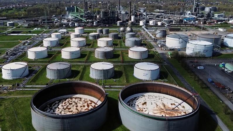 Petróleo cai para mínimo de três meses com possível reabertura de Ormuz