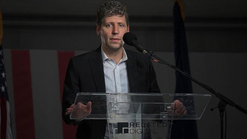 O CEO da OpenAI, Sam Altman, discursa na cerimónia de lançamento da primeira pedra do centro de dados Barn, em Saline Township, Michigan, 1 de junho de 2026