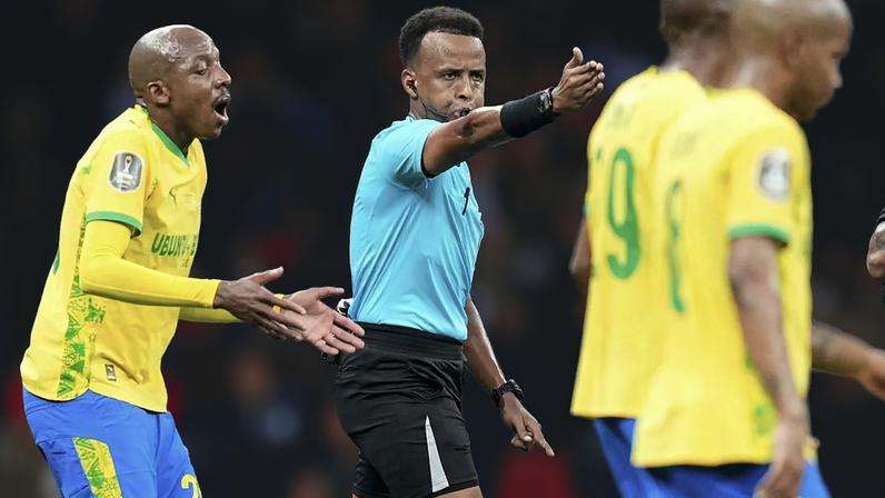 Árbitro Omar Artan é recebido como herói na Somália após recusa de entrada nos EUA