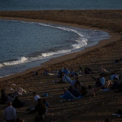Espanha mira 100 milhões de turistas, impulsionada pela incerteza
