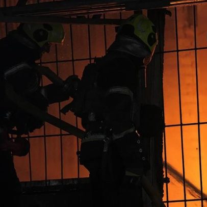 Habitantes de Kiev refugiam-se no metro durante ataque russo