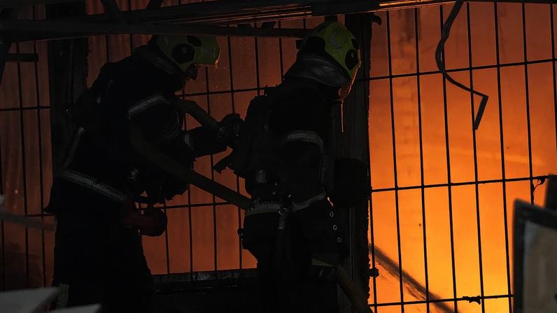 Habitantes de Kiev refugiam-se no metro durante ataque russo