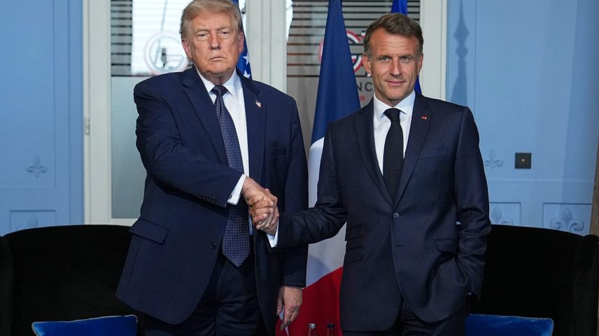 Donald Trump reúne-se com o presidente francês Emmanuel Macron num encontro bilateral à margem da cimeira do G7, 15 de junho de 2026, Evian-les-Bains, França