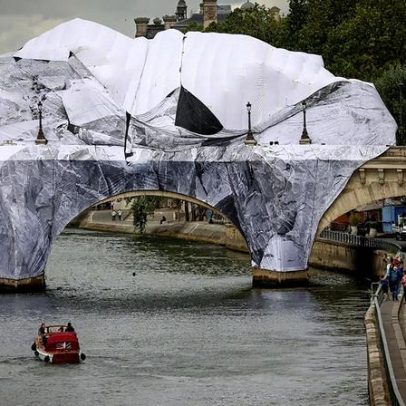 Obras em La Caverne du Pont-Neuf em Paris adiam abertura sem nova data