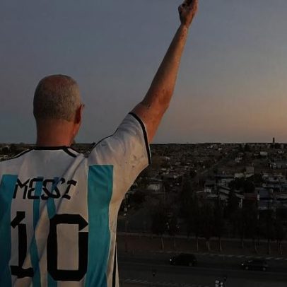 Estátua gigante de Messi em Argentina homenageia herói do Mundial