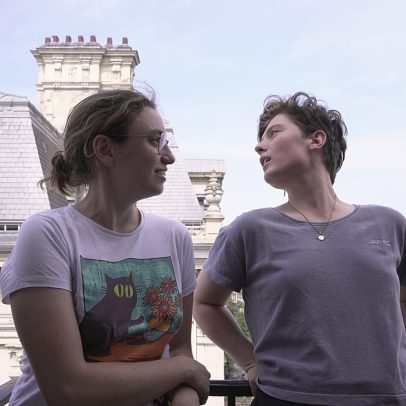 Parisienses de sótãos sob telhados de zinco enfrentam calor
