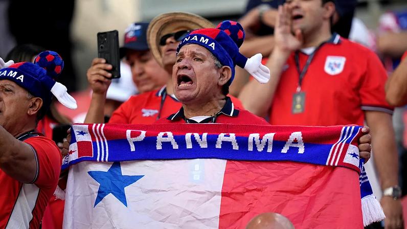 Adeptos do Panamá apoiam a seleção antes do jogo do Grupo L do Mundial, com a Croácia, em Toronto, terça-feira, 23 de junho de 2026