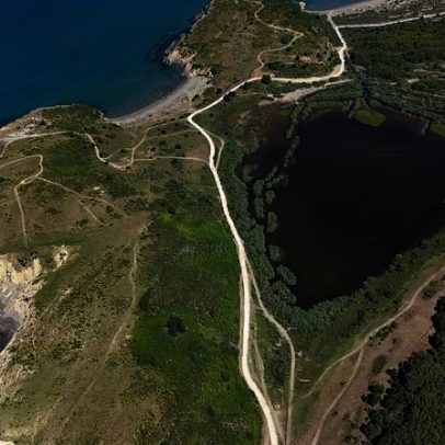 Albânia: projeto polémico numa ilha desabitada gera vaga de desinformação