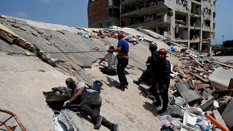 Venezuela vive dia fulcral na procura de sobreviventes dos terramotos