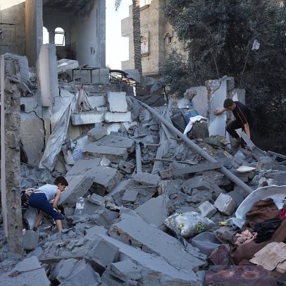 Gaza: famílias procuram entre escombros após ataques israelitas a casas