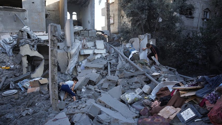 Gaza: famílias procuram entre escombros após ataques israelitas a casas