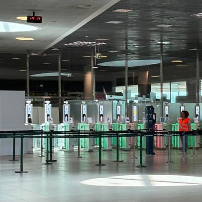 Caos nas fronteiras nos aeroportos expõe mau planeamento e imagem de Portugal