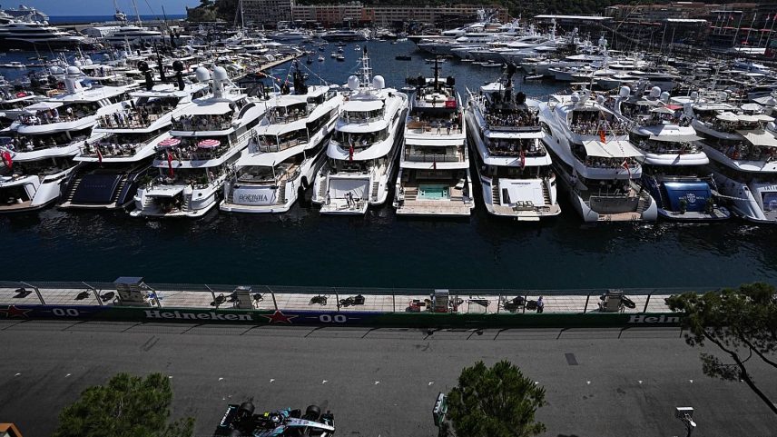 Italiano Andrea Kimi Antonelli conduz o seu Mercedes durante o Grande Prémio de Fórmula 1 do Mónaco, no circuito do principado, em 7 de junho de 2026