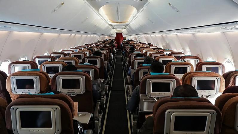Reino Unido quer proibir passageiros bêbados e problemáticos em companhias