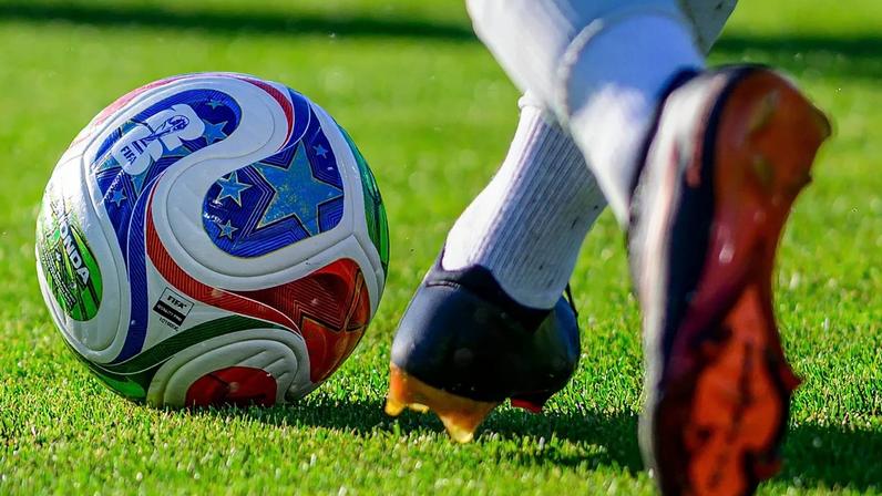 A bola oficial do Mundial de 2026 é utilizada na primeira parte do particular entre a Coreia do Sul e El Salvador, quarta‑feira, 3 de junho,