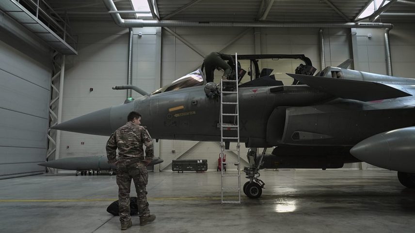França intercepta 11 aviões russos nos Estados Bálticos em uma semana