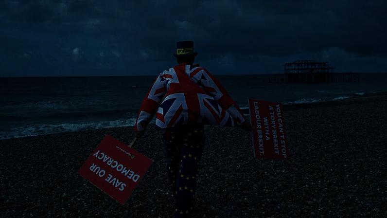 Reino Unido avalia custos e benefícios do Brexit enquanto procura novo líder