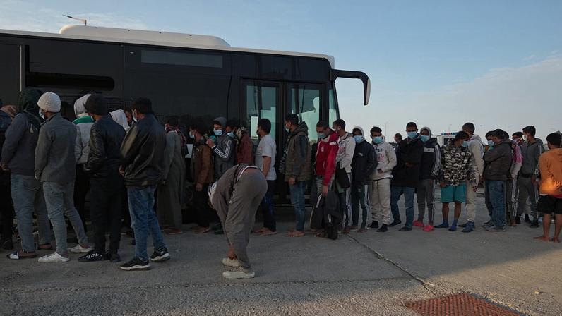 Grécia confirma criação de novo centro fechado para migrantes em Creta
