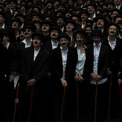 Suíços vestem-se como Charlie Chaplin para tentar recorde mundial